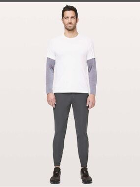 Lululemon Surge Jogger *32"
Obsidian Size XXL